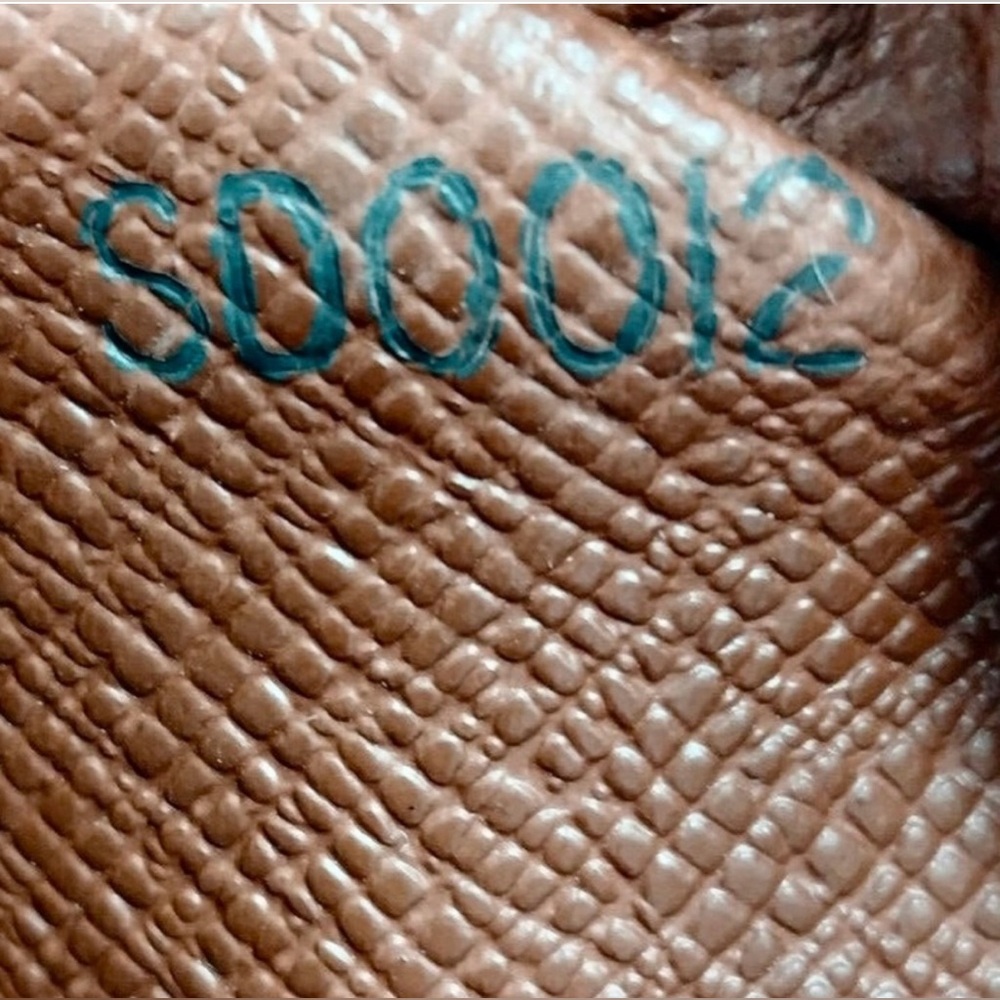 Louis Vuitton Monogram Trocadero
GM (30) Crossbody - Picture 3 of 12